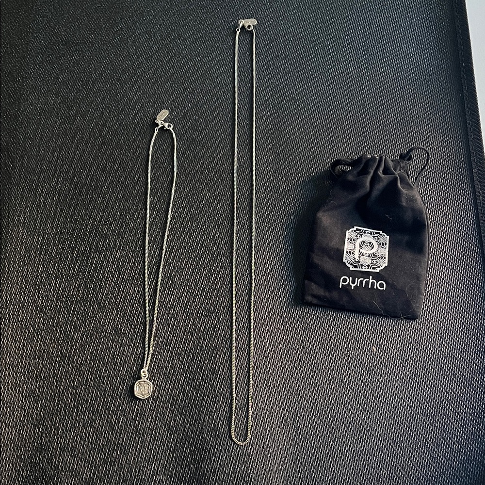 Pyrrha Silver Necklace Set